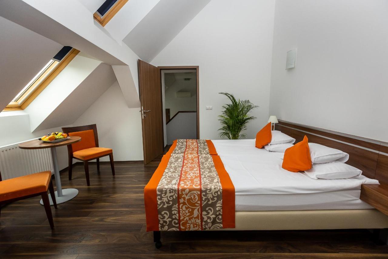 Vinosseum Bor- és Apartmanház Sopron Exterior foto